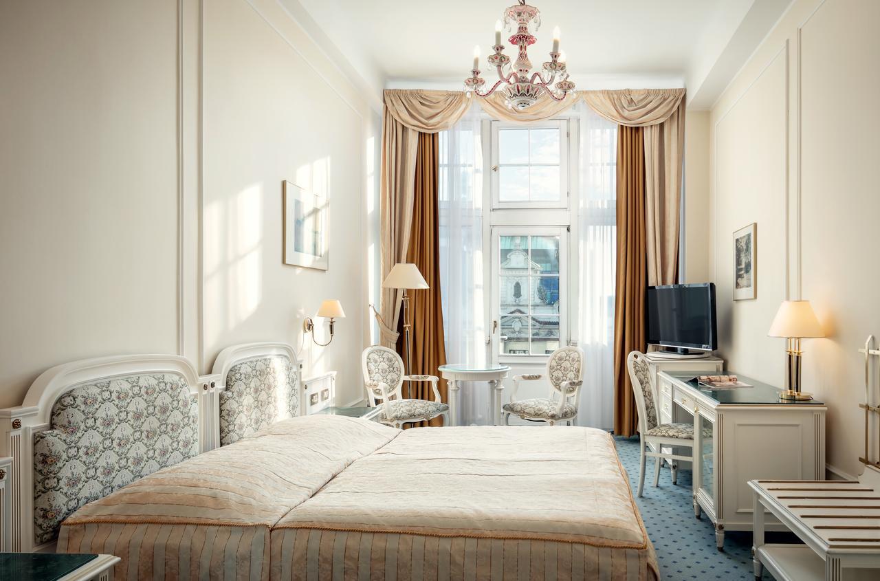 Otel Ambassador Zlata Husa 5*