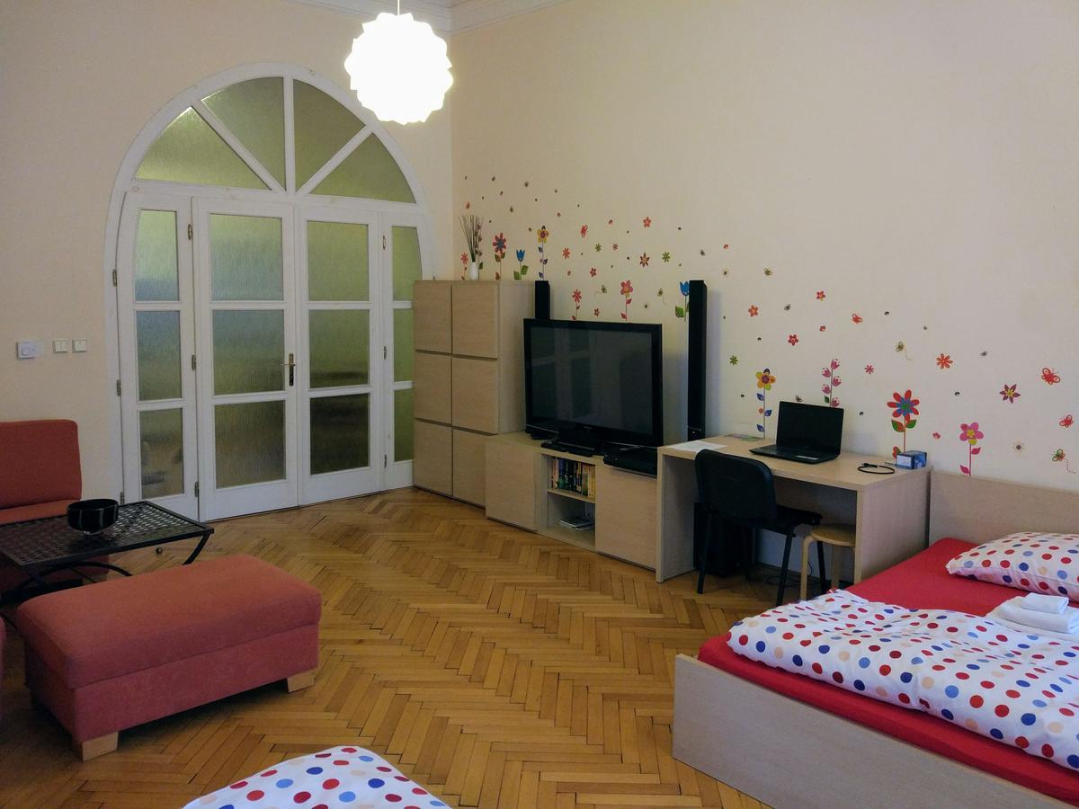 Apartment Tynska 7 *