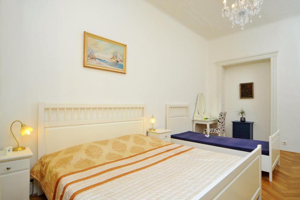 Old Town Square Apart Otel