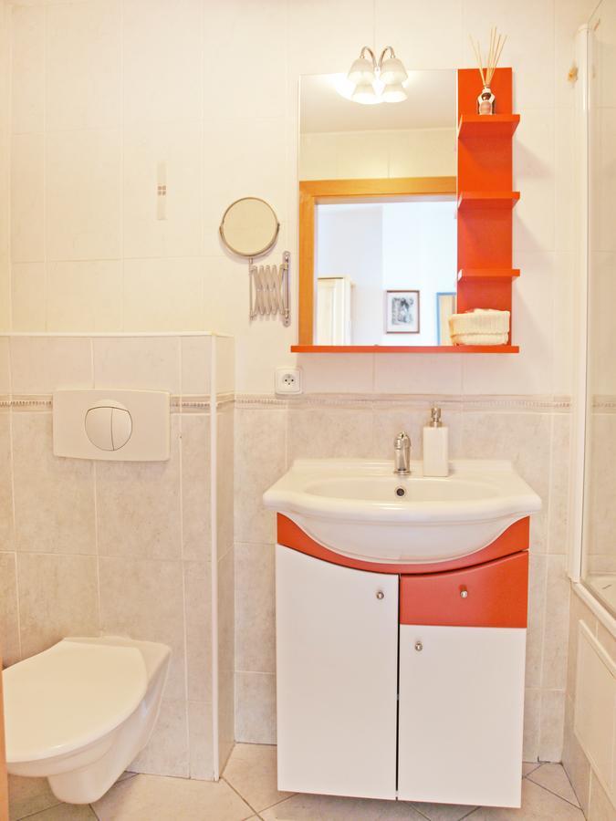 Center Apartment *