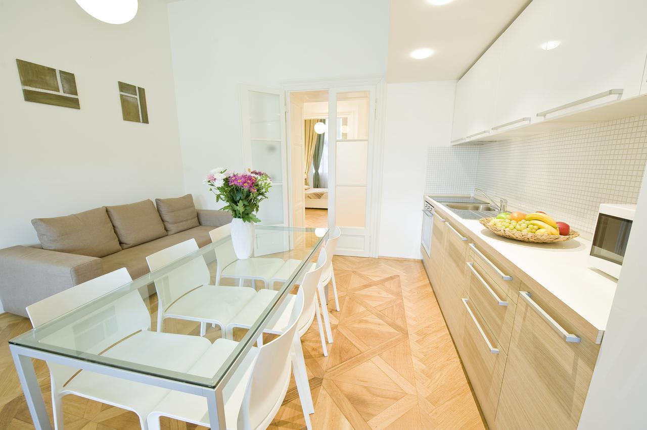 Bohemia Old Town Apartment *