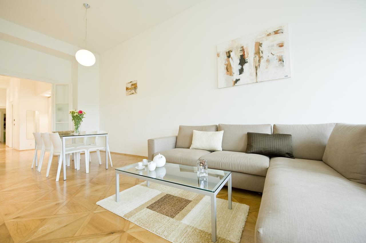 Bohemia Old Town Apartment *