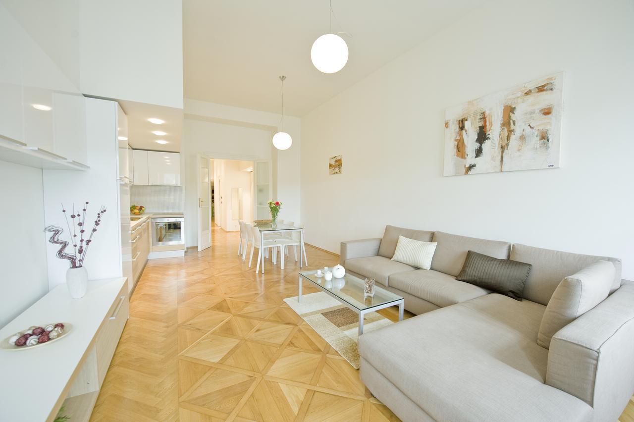 Bohemia Old Town Apartment *