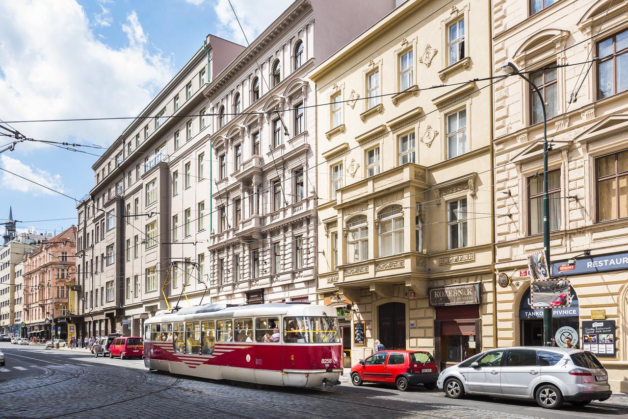 Artsy Apartment Prague