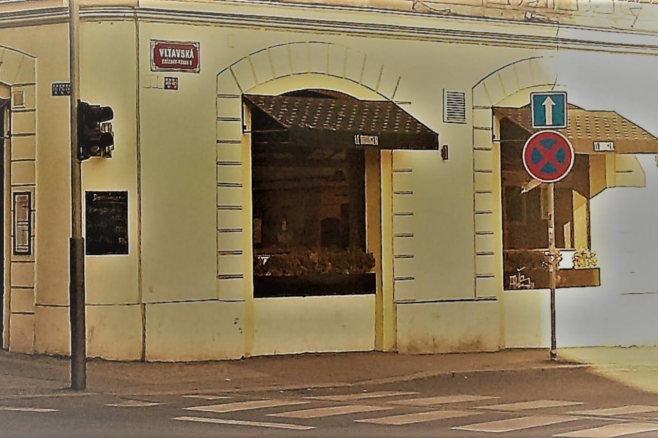 Vltavska F Apartment