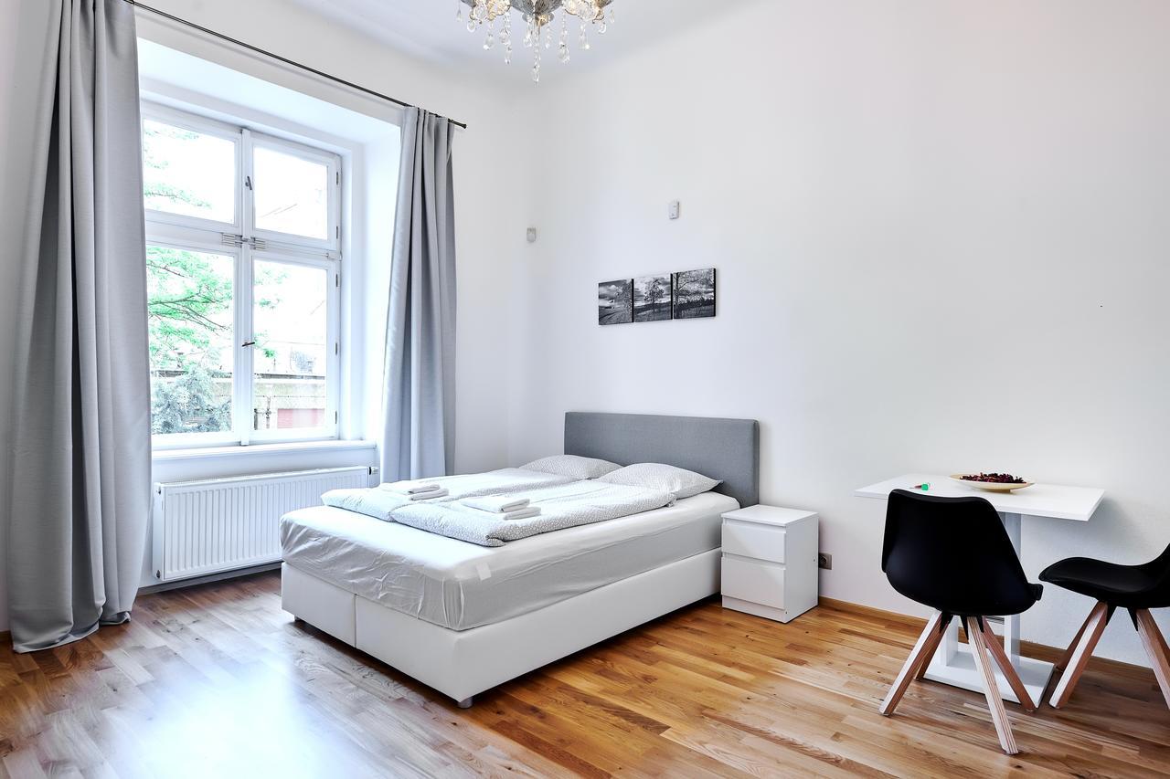 Zborovska Apartment