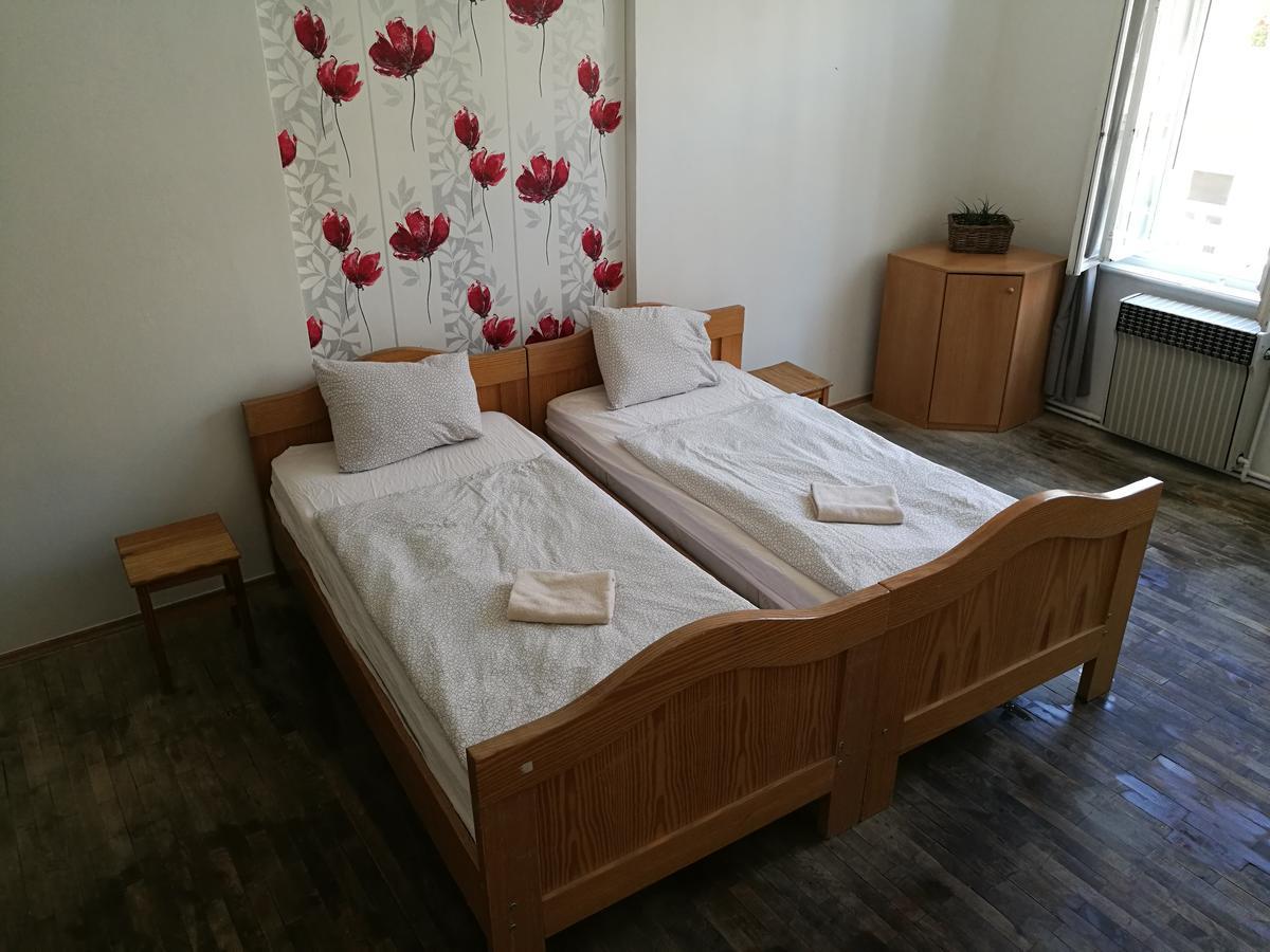 Chili Hostel *