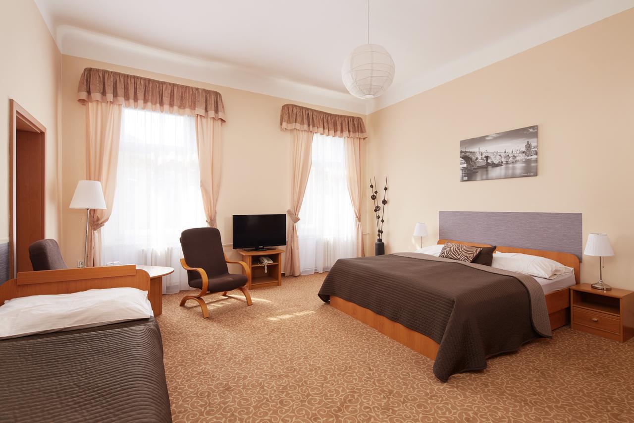 Bell Hotel
