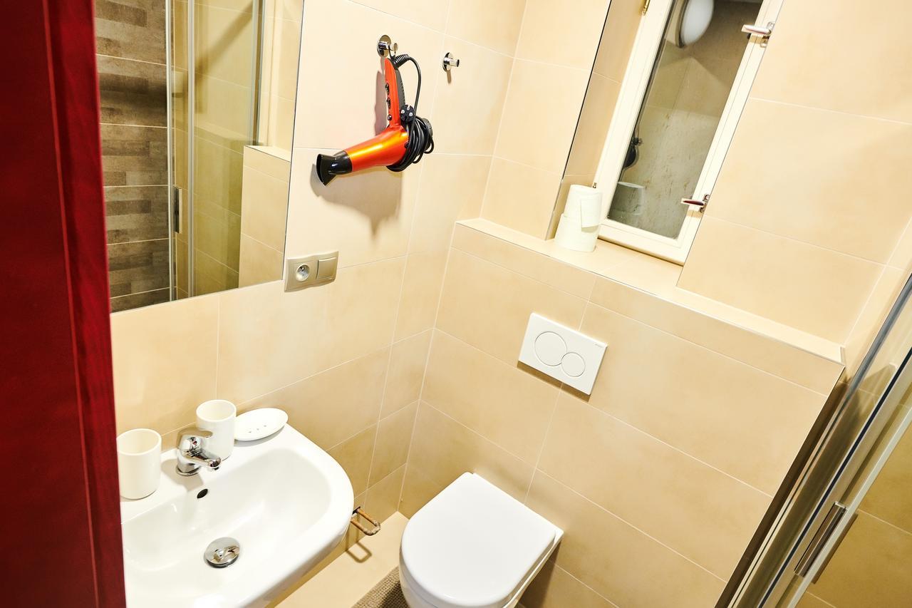 Zborovska Apartment *