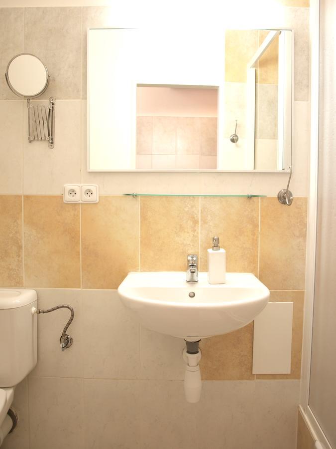 Center Apartment *