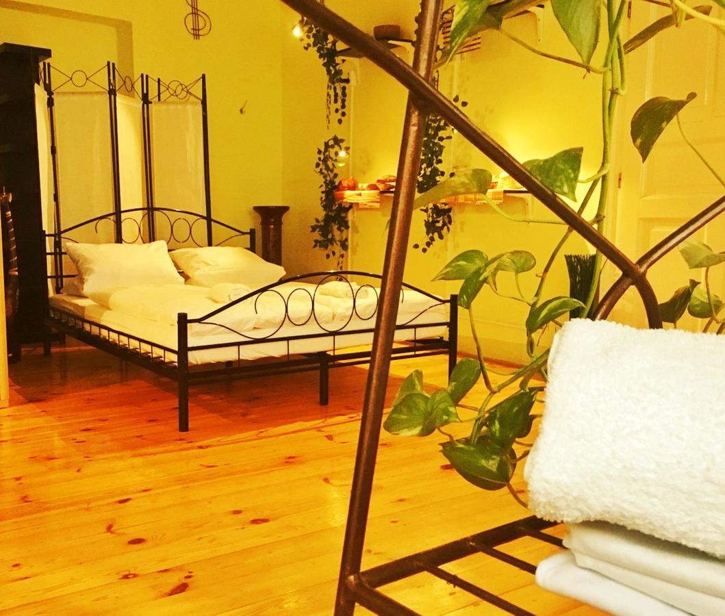 Homer - Old Town Square Hostel