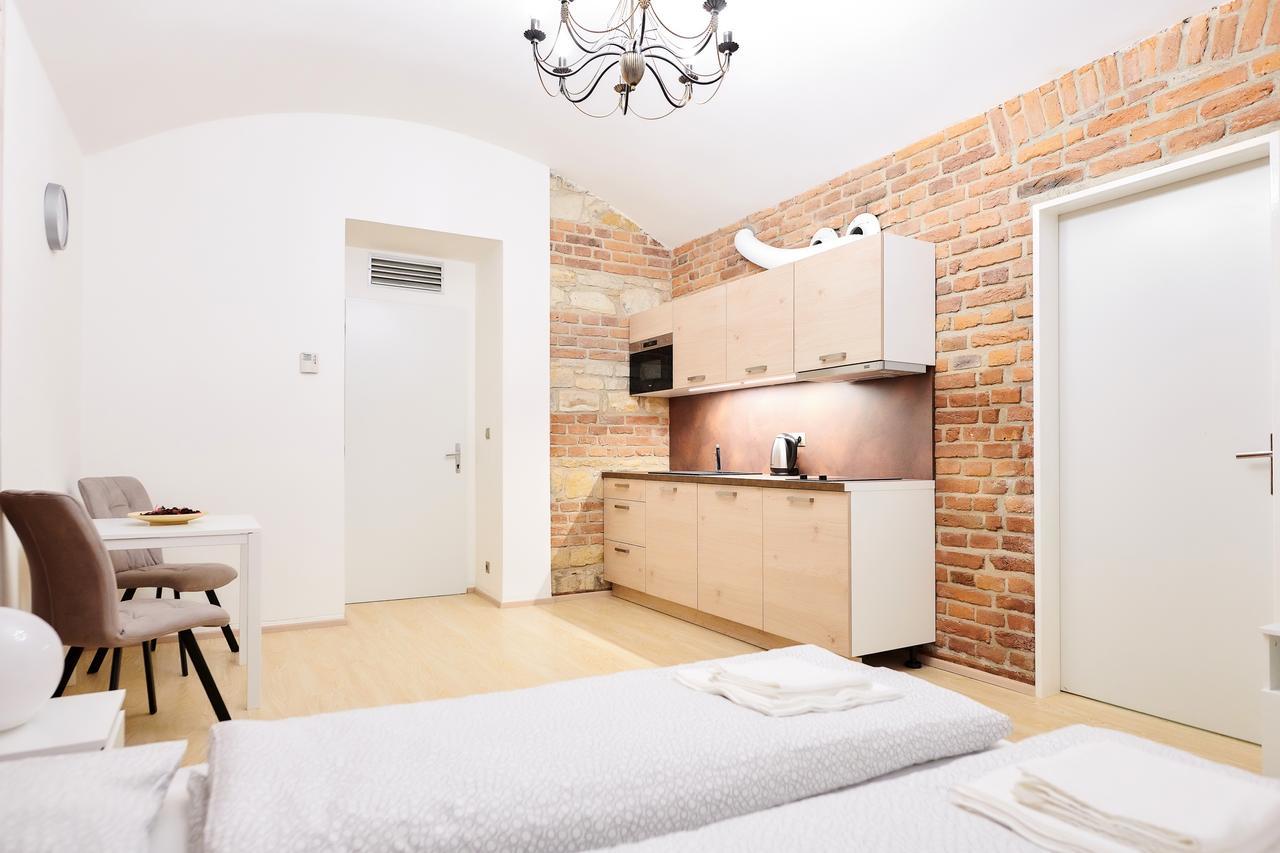Zborovska Apartment *