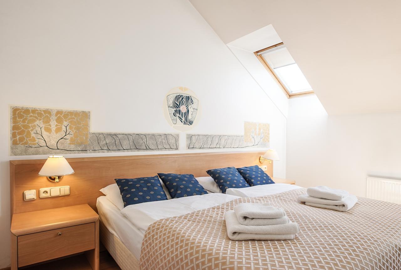 Tivoli Otel 3*