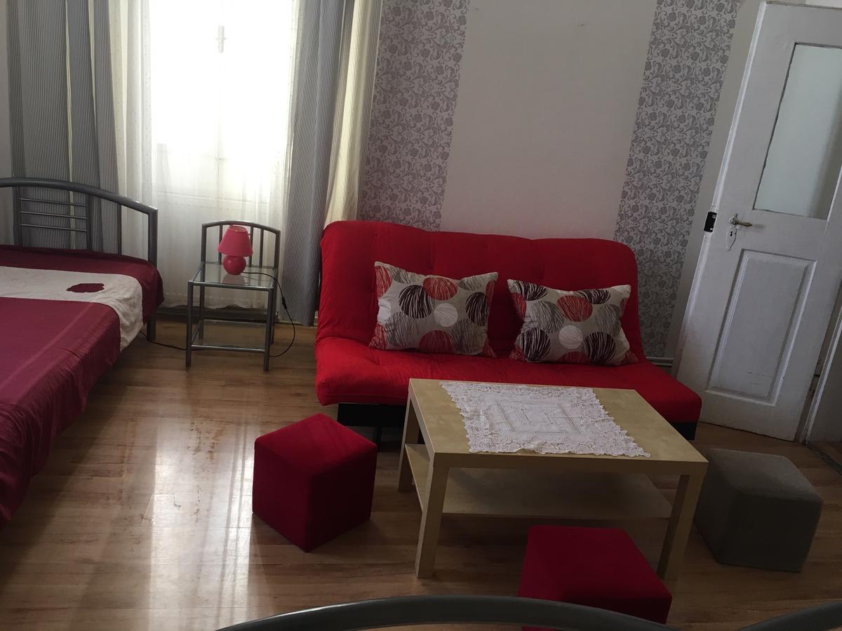 Tara Guest house