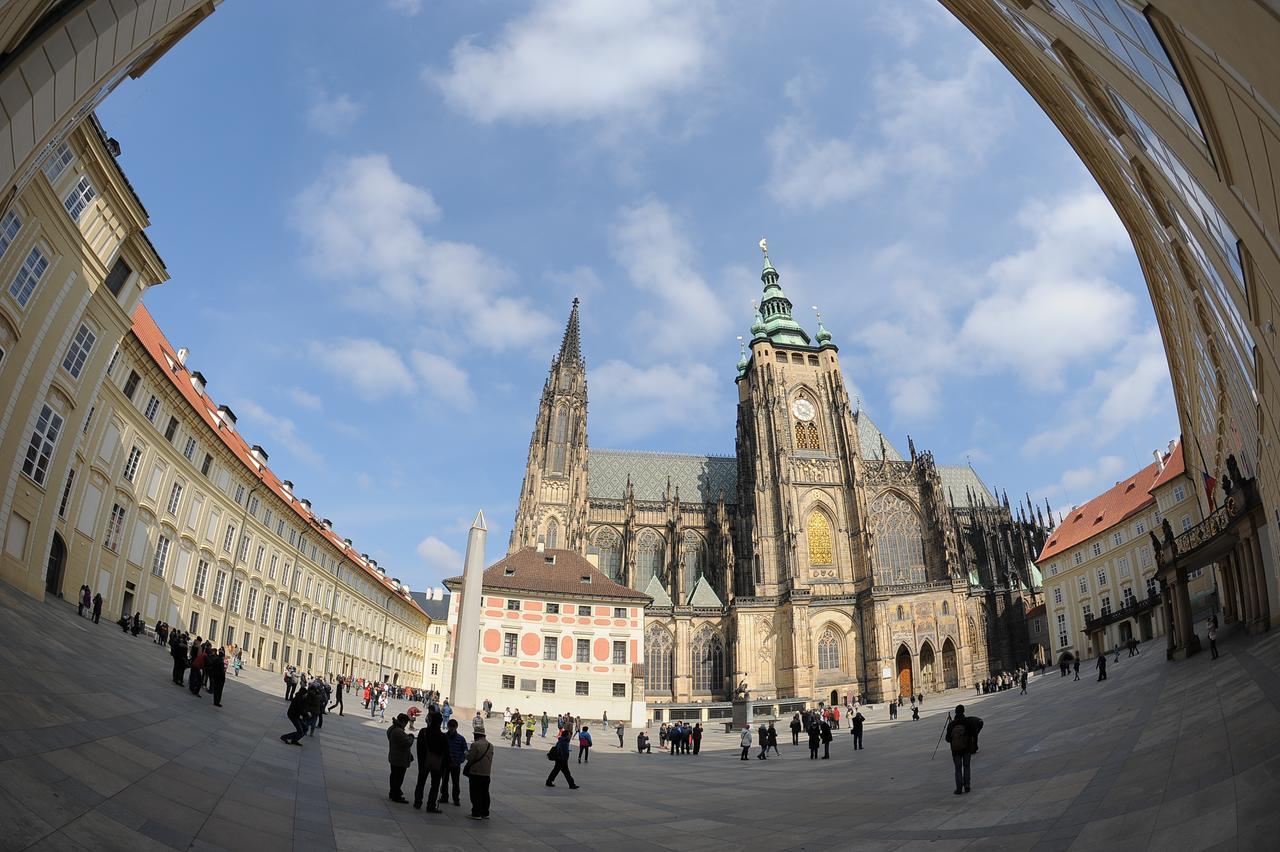 Pink House Daire Prag