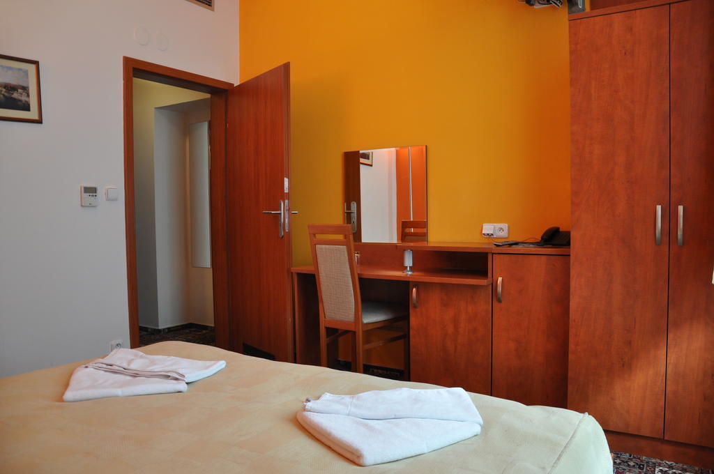 De Luxe 3*