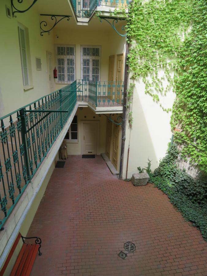 Charming Old Town Centre Studio *