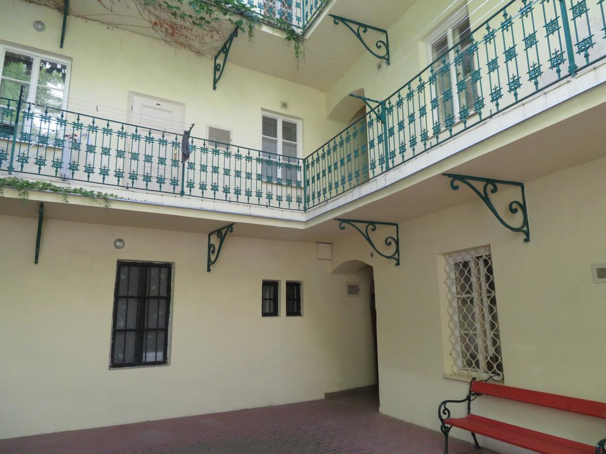 Charming Old Town Centre Studio *