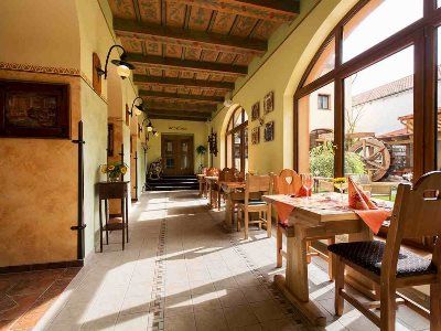 Selsky Dvur - Bohemian Village Courtyard Otel