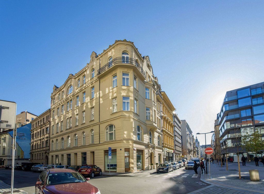 Golden Crown Praga