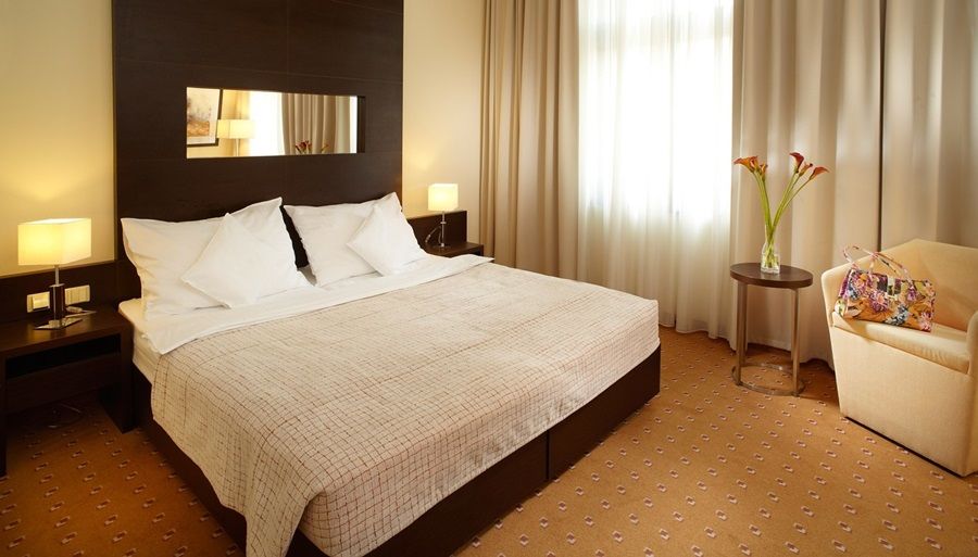 Clarion 4*