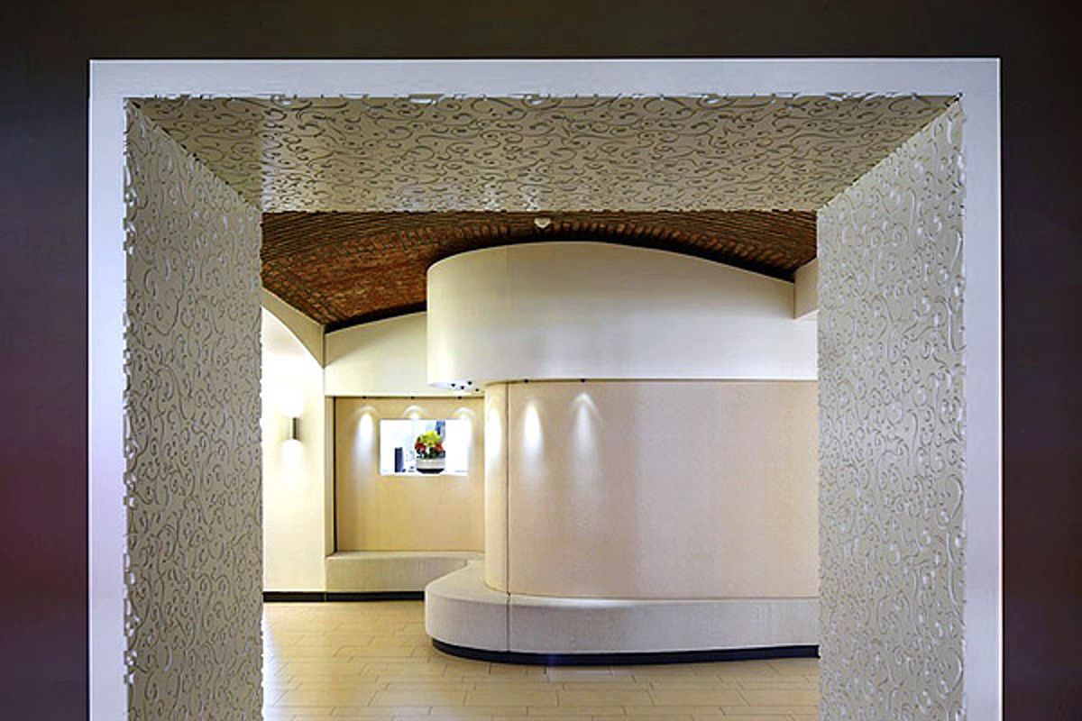 Hotel Pure White