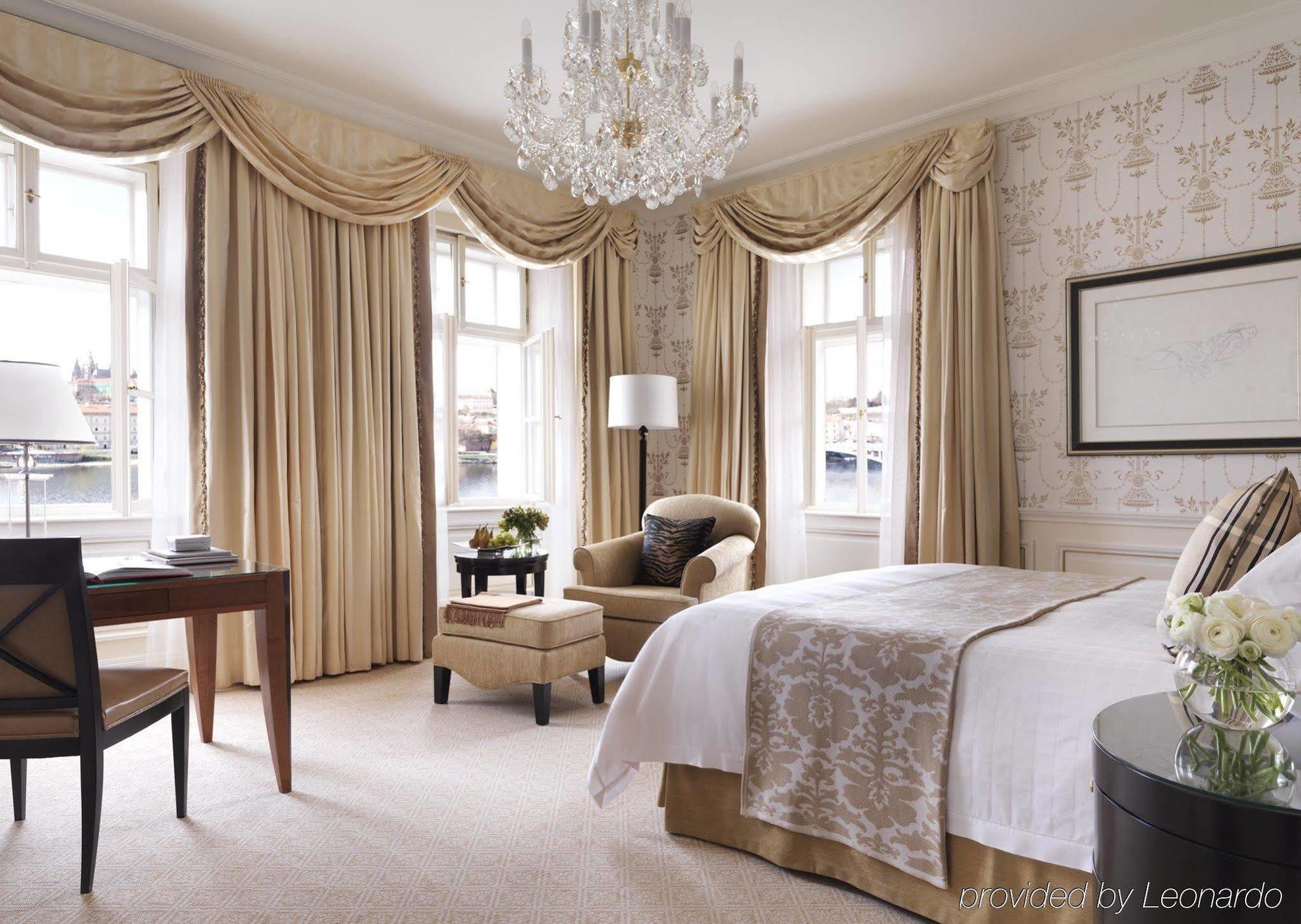 Four Seasons 5*