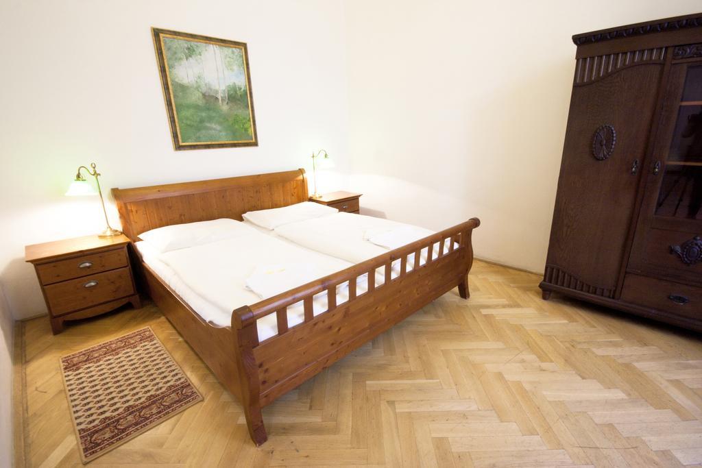 Hotel U Zlateho Jelena