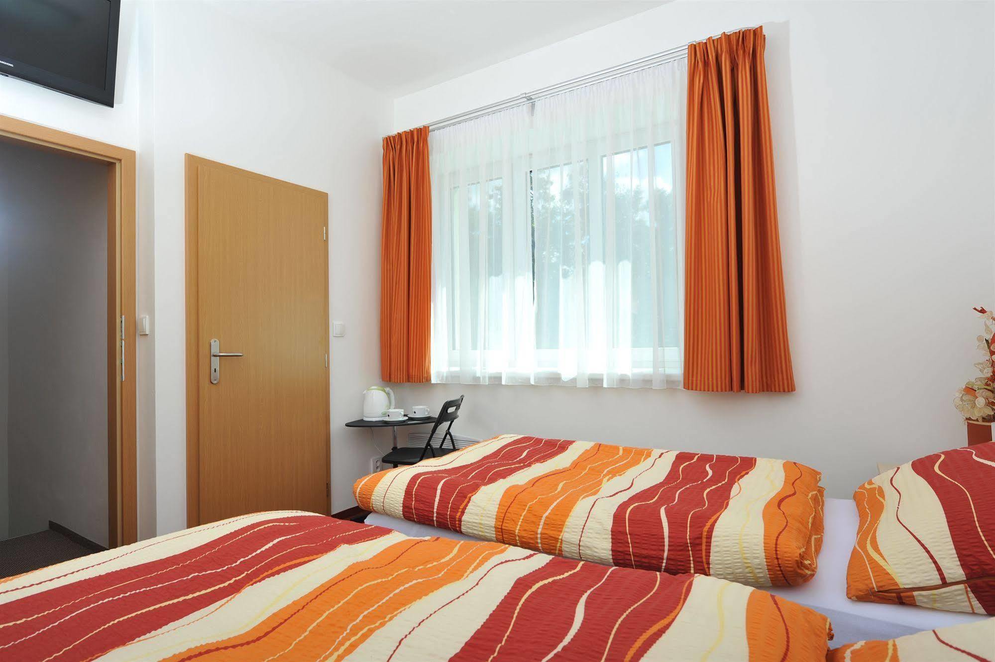 Habitat 16 Hotel 3*
