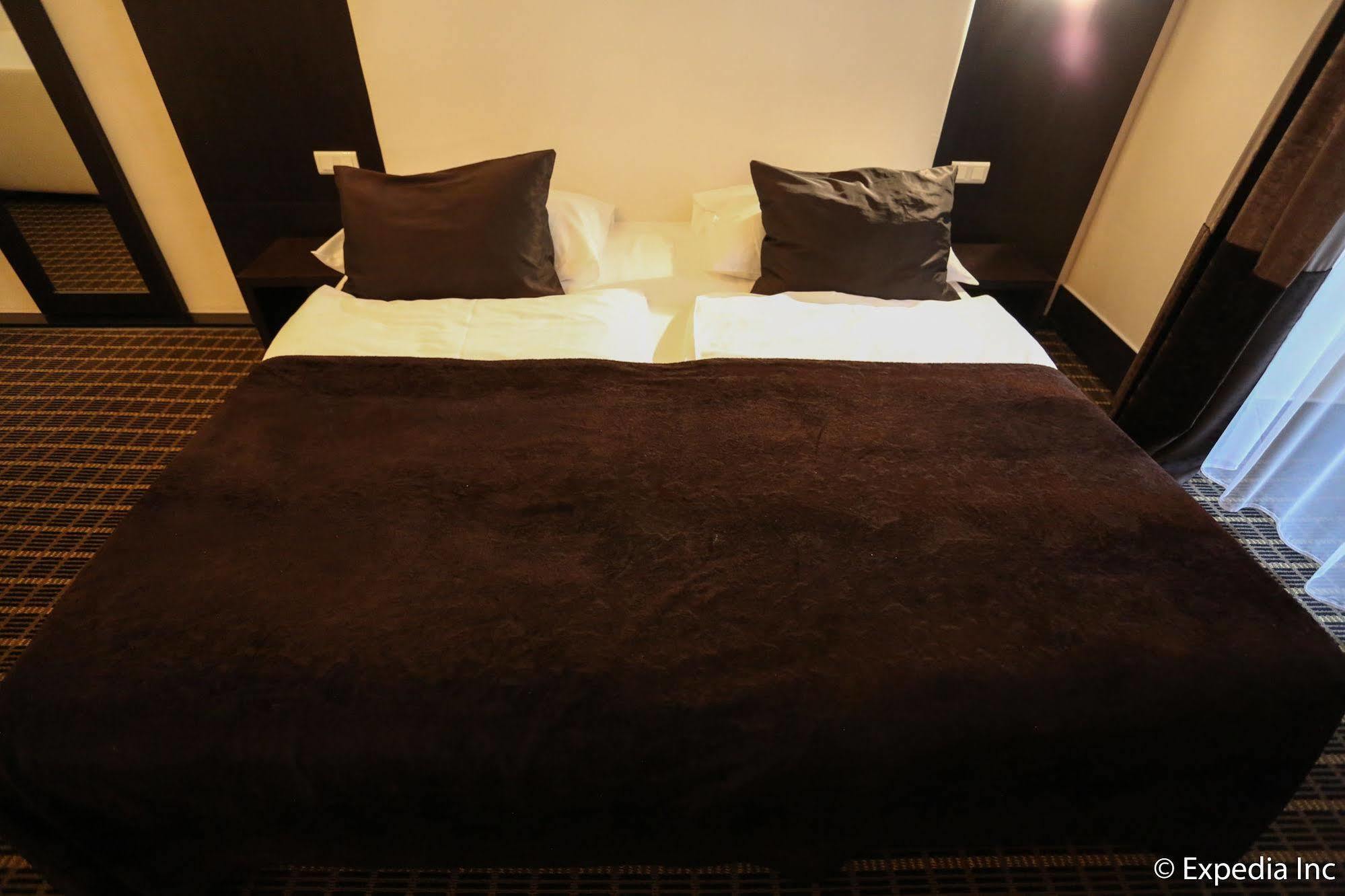 Aparthotel Old Town Square By Emblem Prague