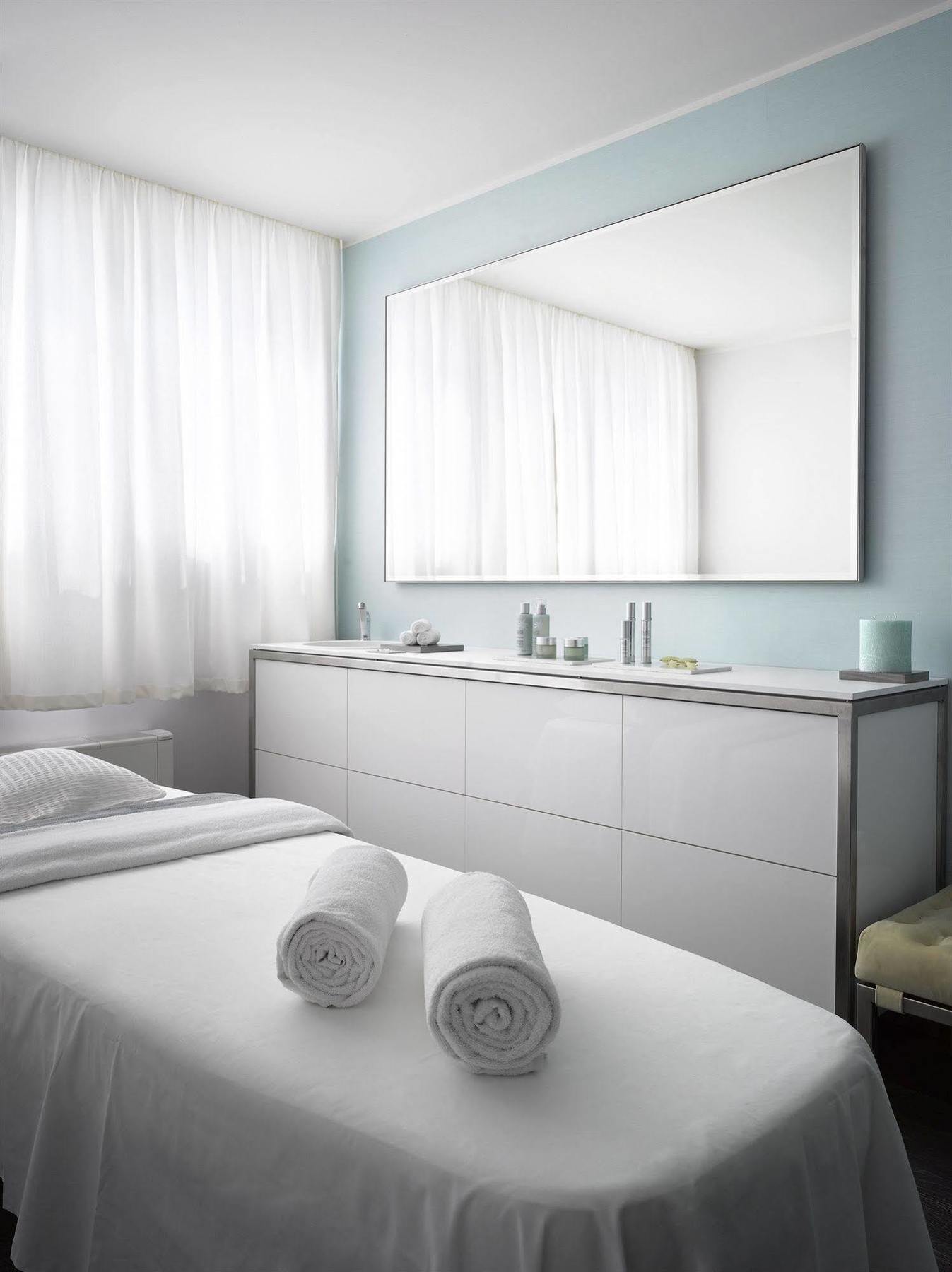 Old Town Square By Emblem Aparthotel Prague