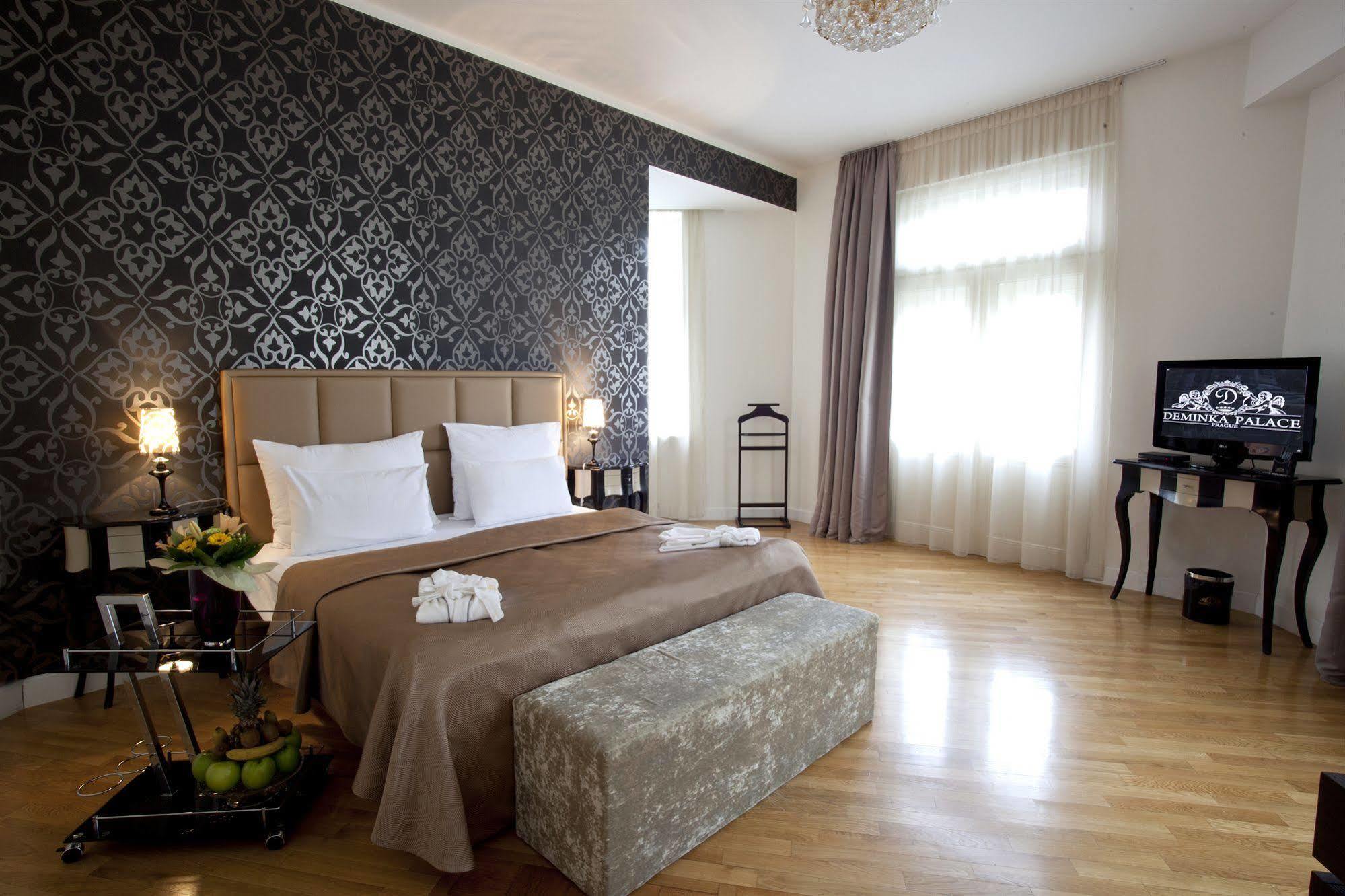 Deminka Palace Hotel 4*