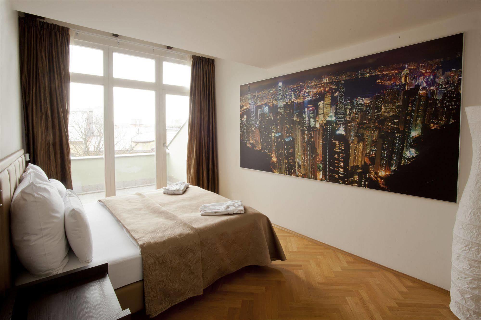 Deminka Palace Hotel 4*