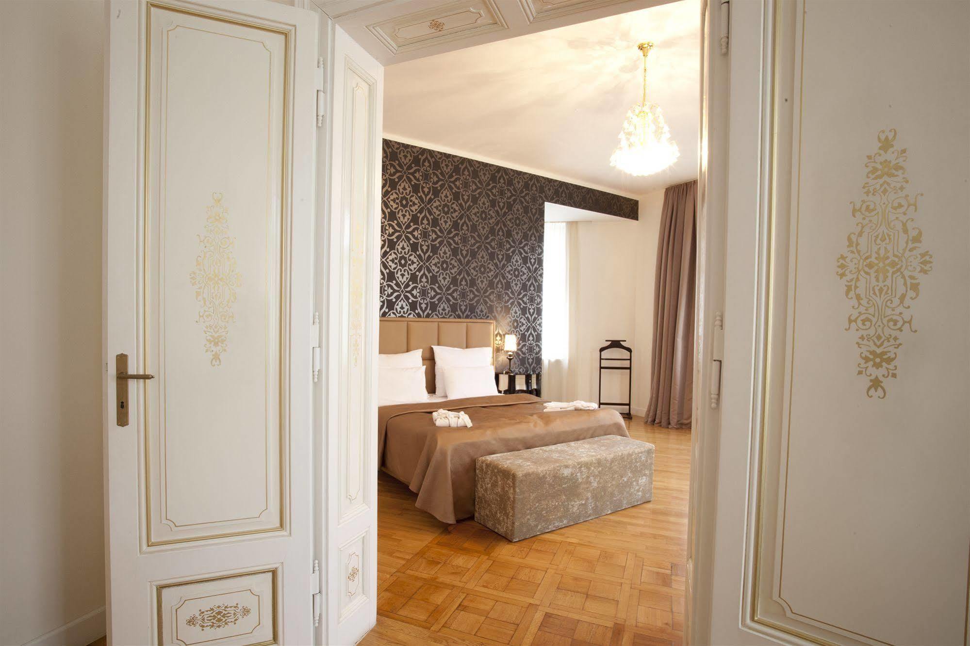 Deminka Palace 4*