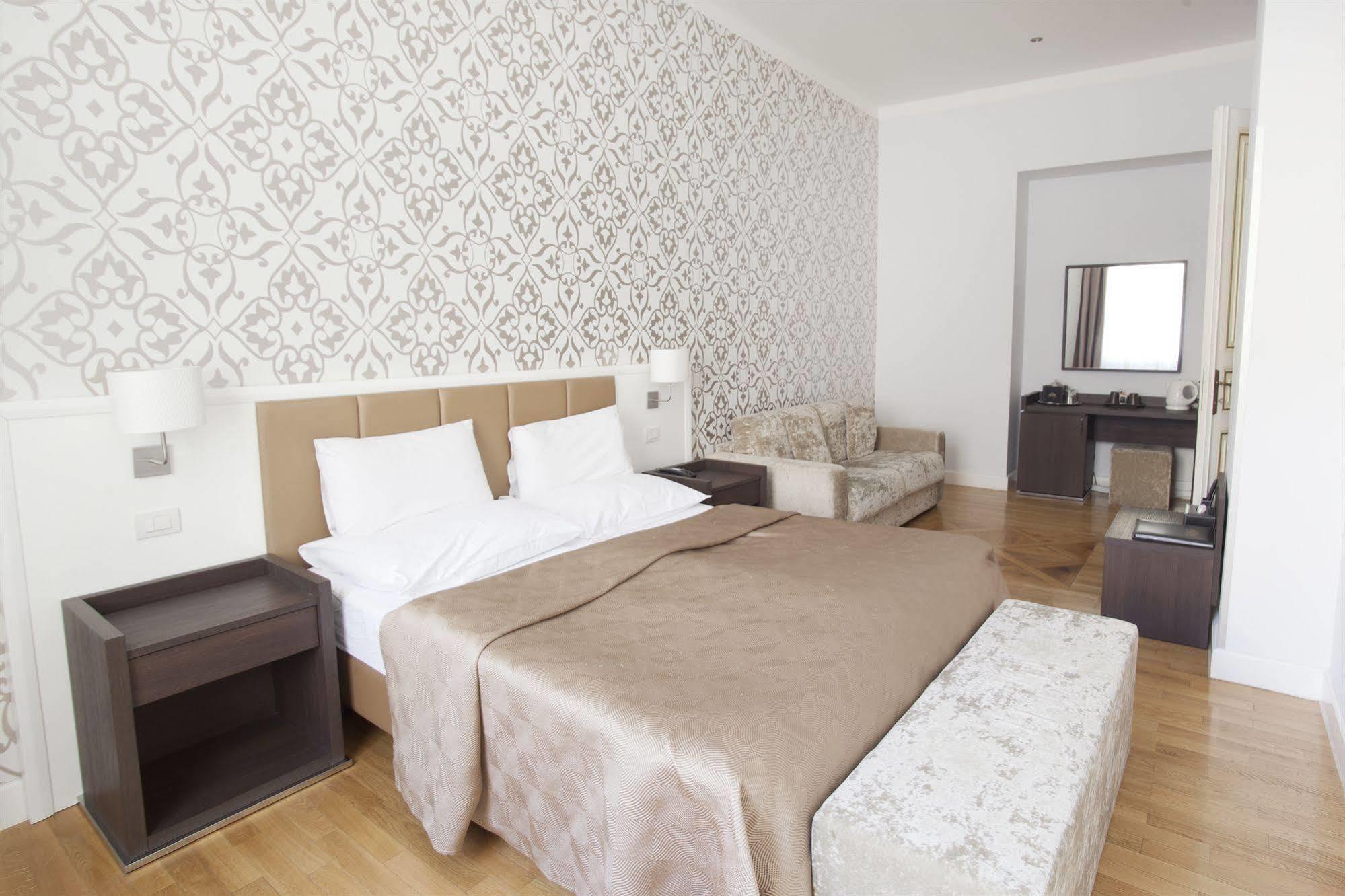 Deminka Palace Otel