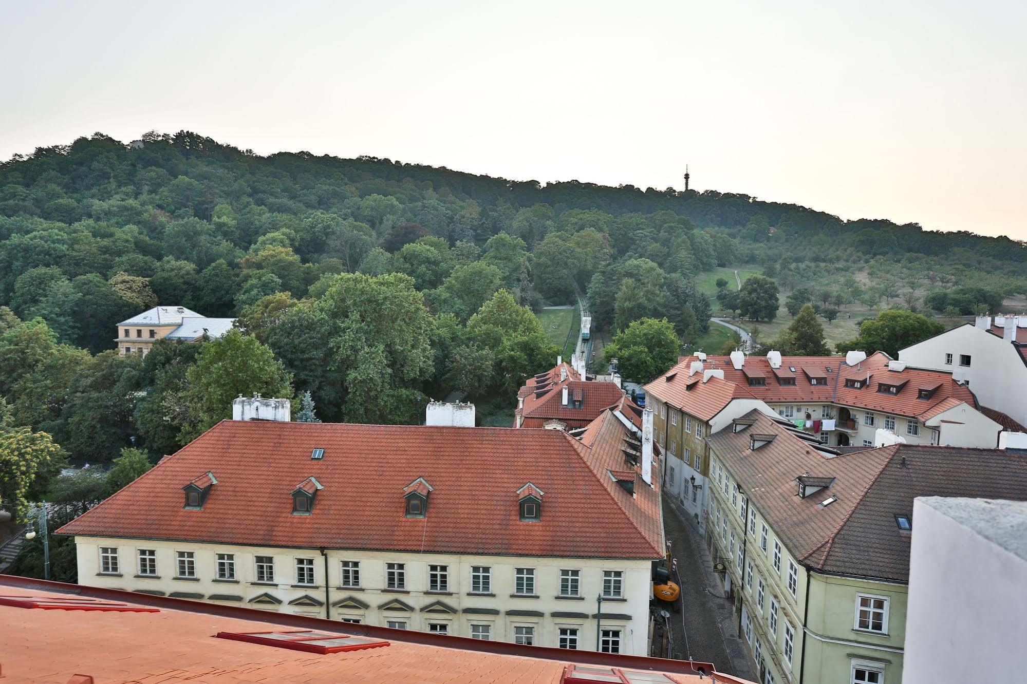 Apart Otel & Prag