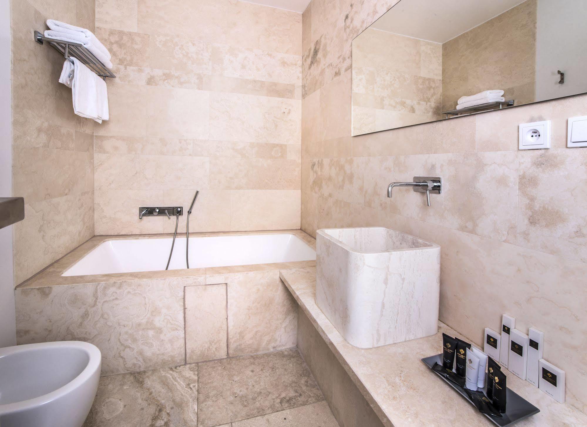 Hotel Golden Crown 4*