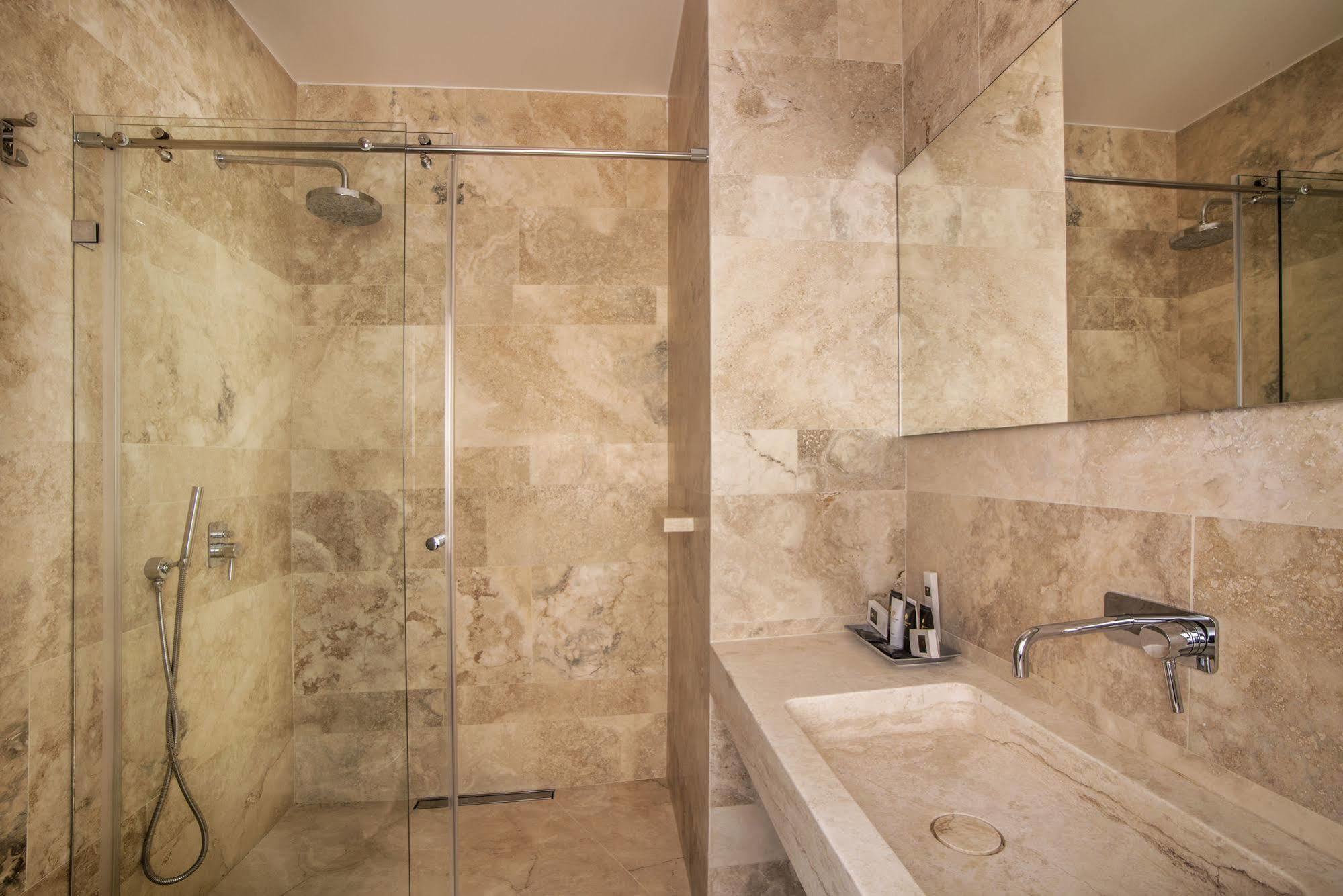 Golden Crown Hotel 4*