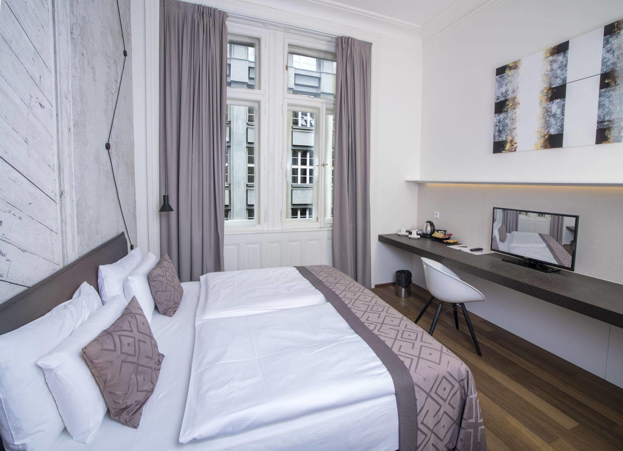 Hotel Golden Crown 4*