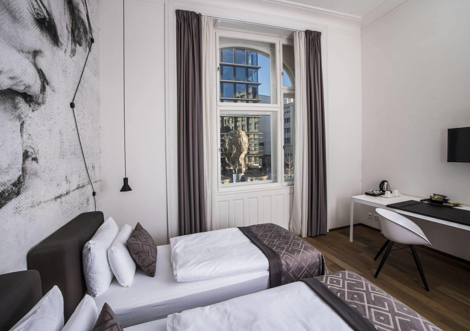 Golden Crown Hotel 4*