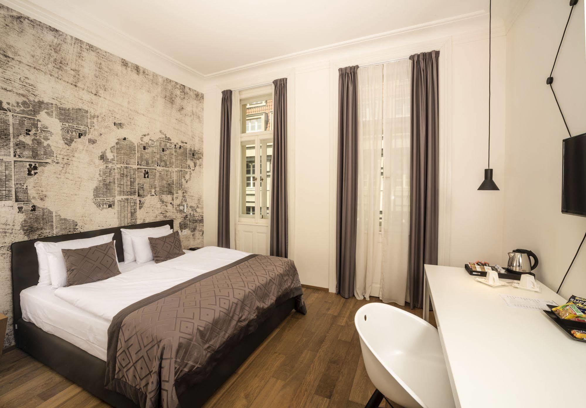 Hotel Golden Crown 4*