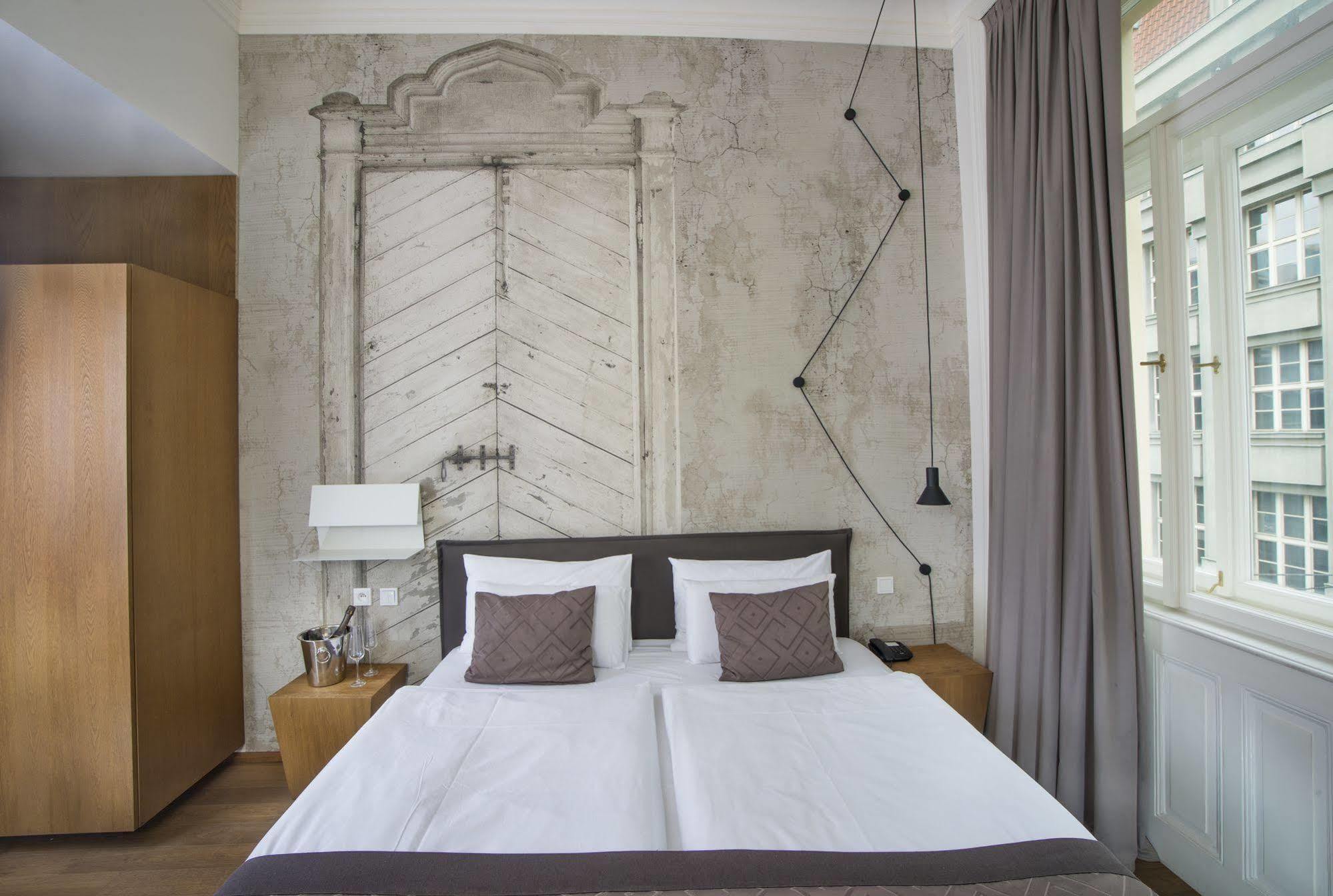 Golden Crown Hotel 4*