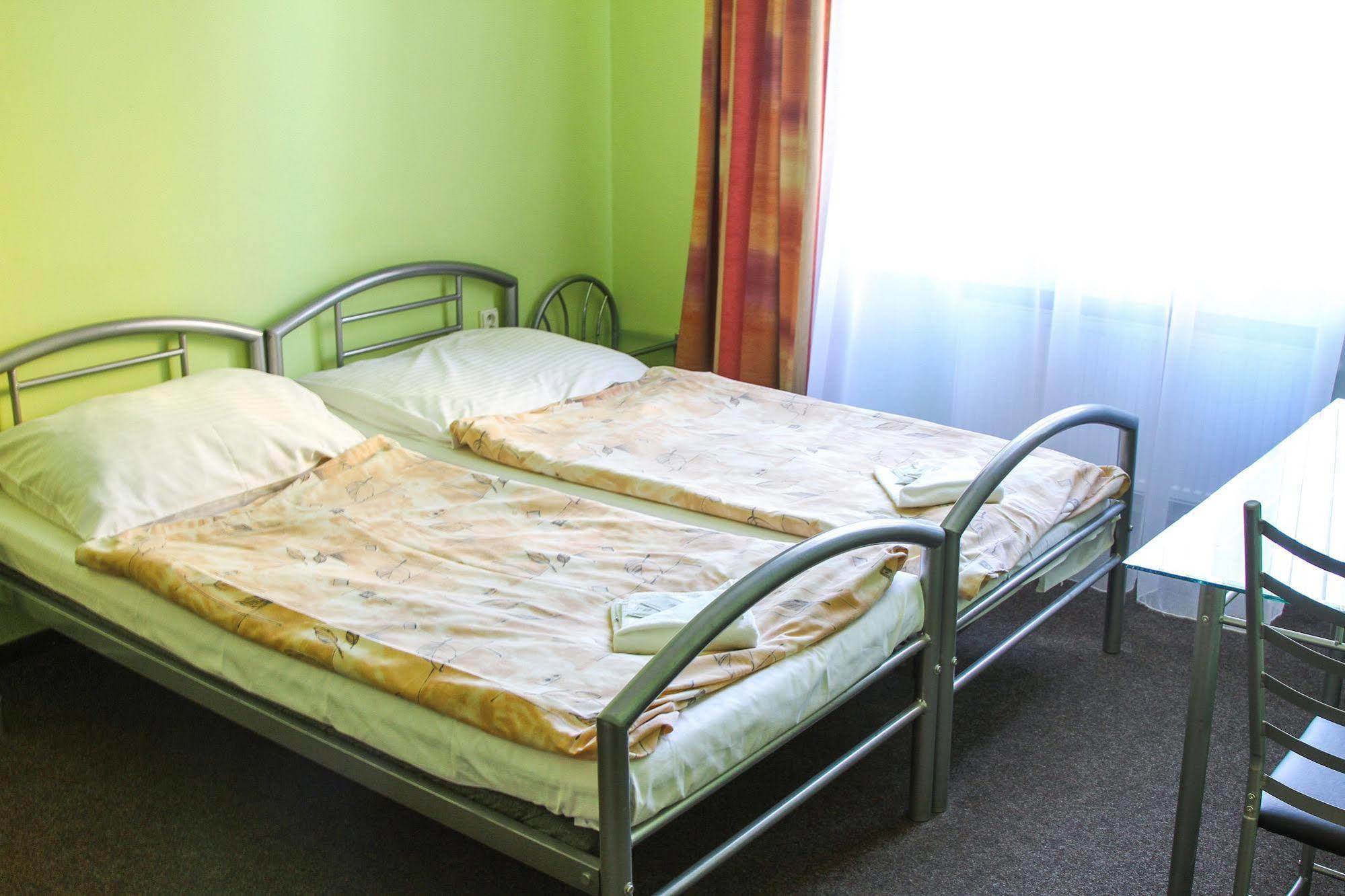 Hotel Inturprag 3*