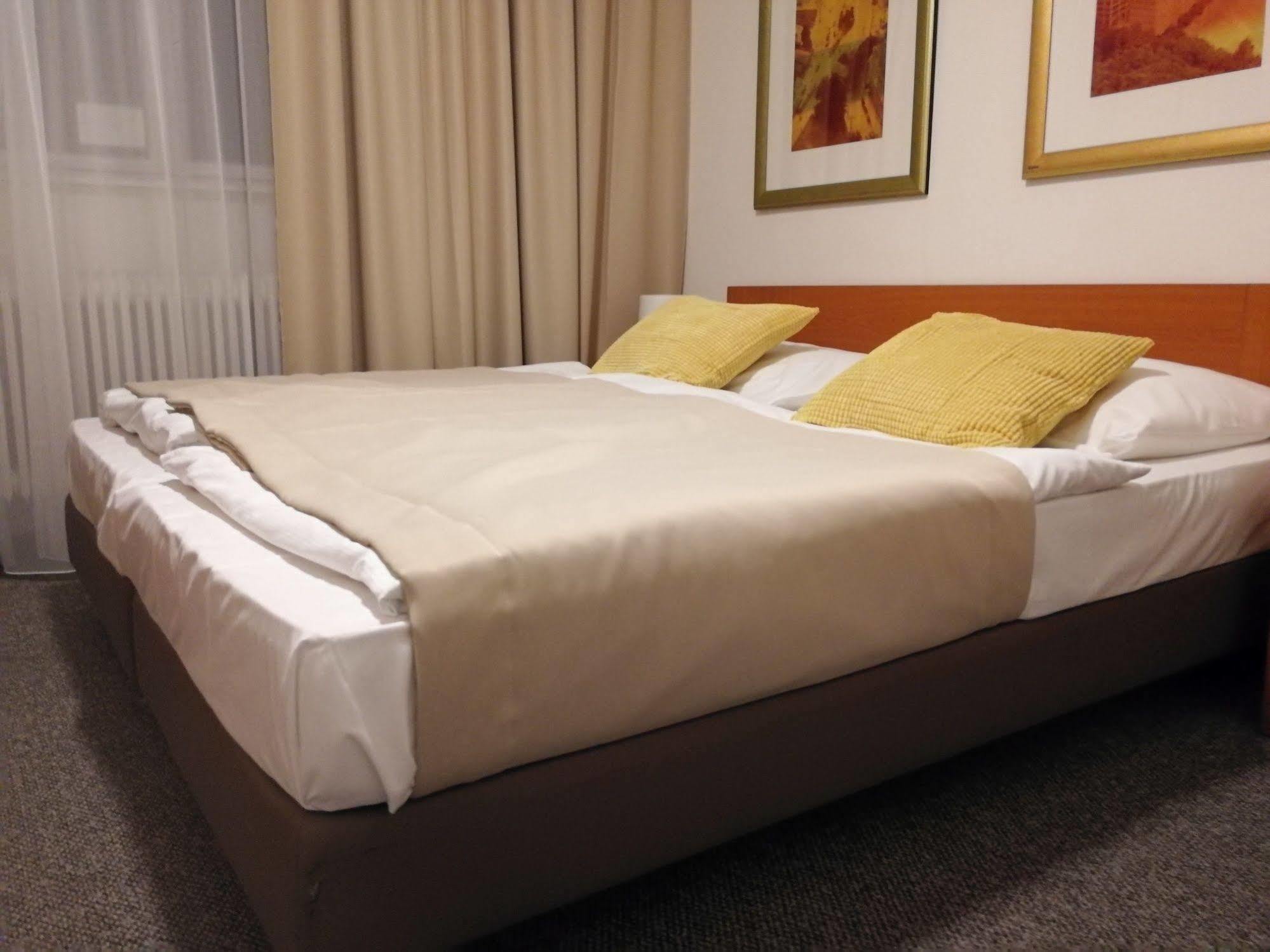 Akat 3* Prague