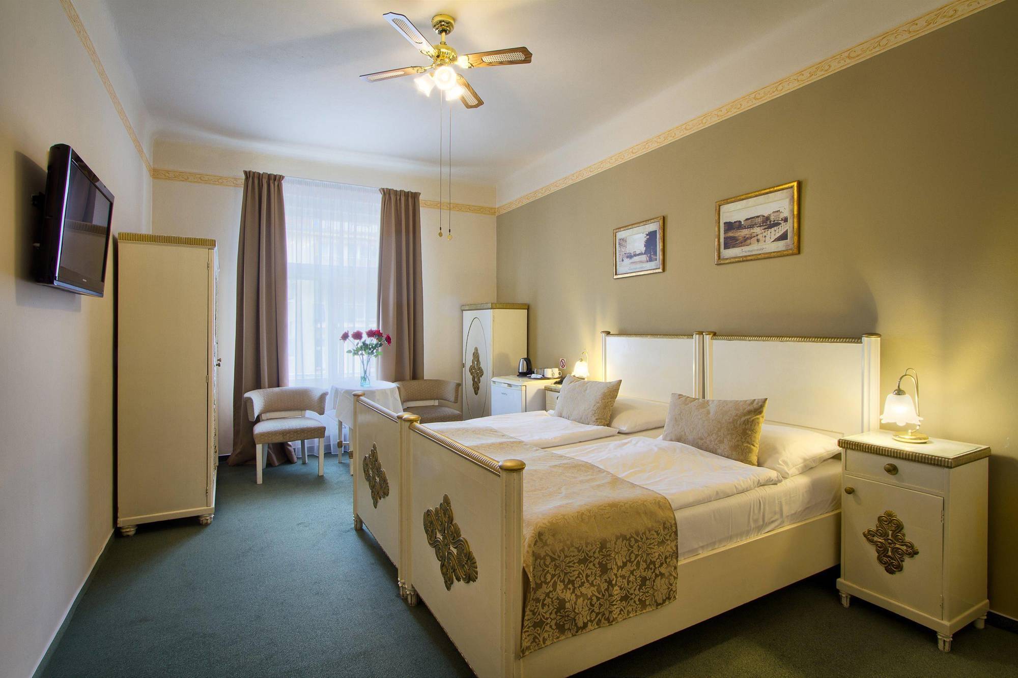 Taurus Hotel 4*