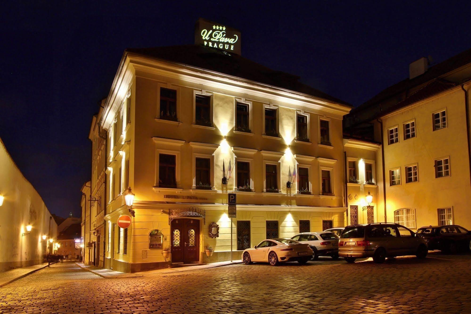Otel U Pava