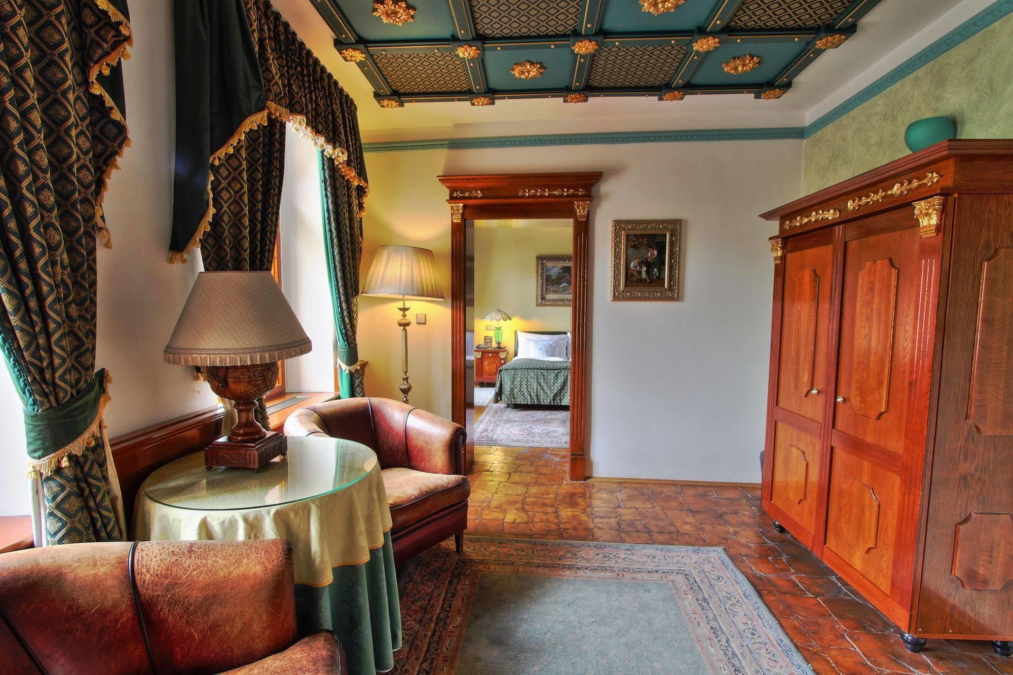 Otel U Pava