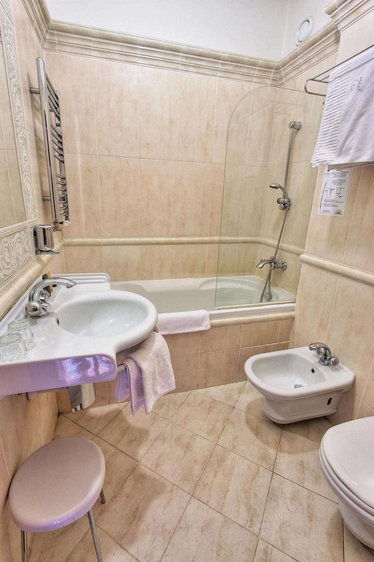 U Pava Otel