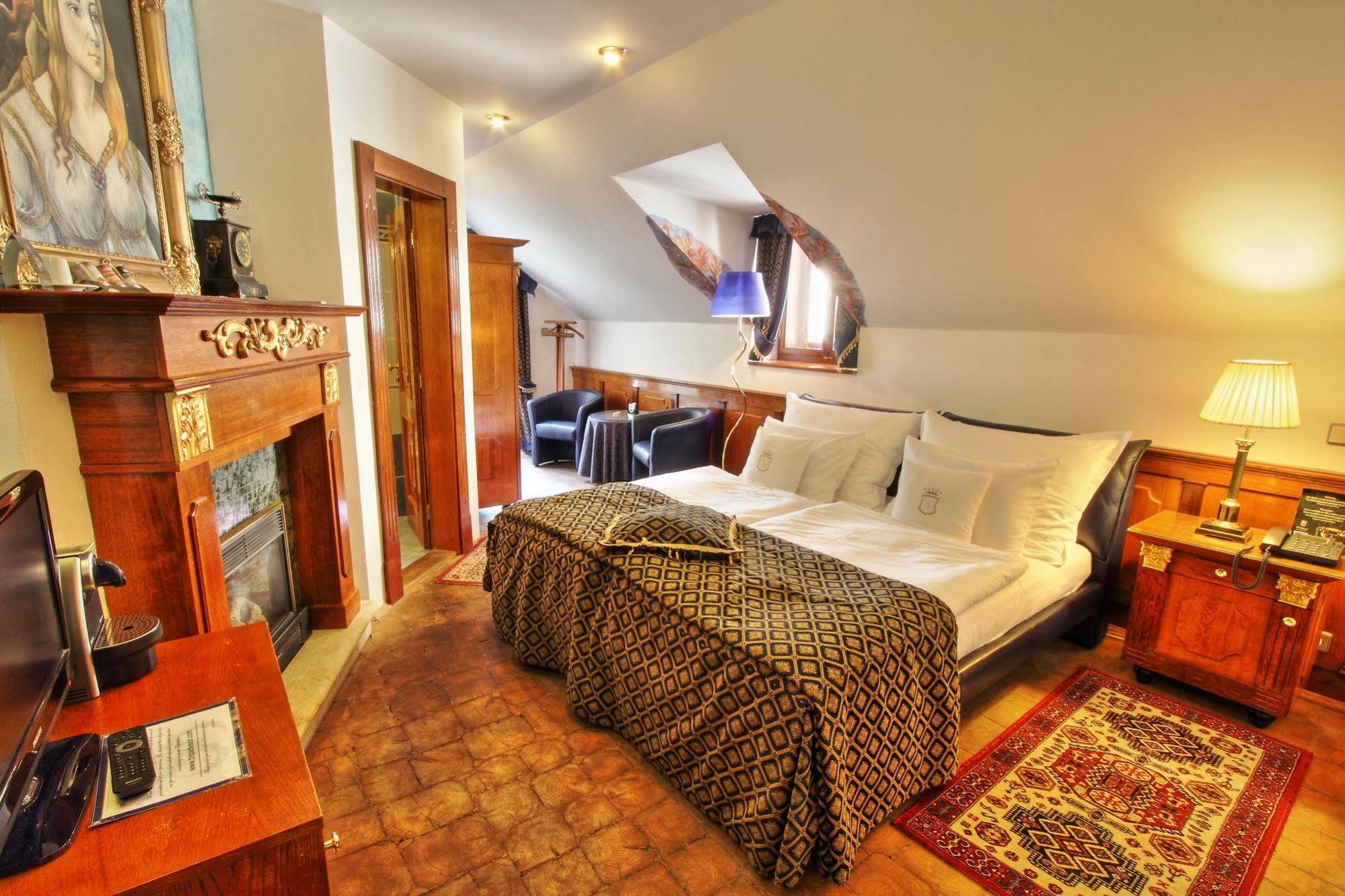 U Pava Otel