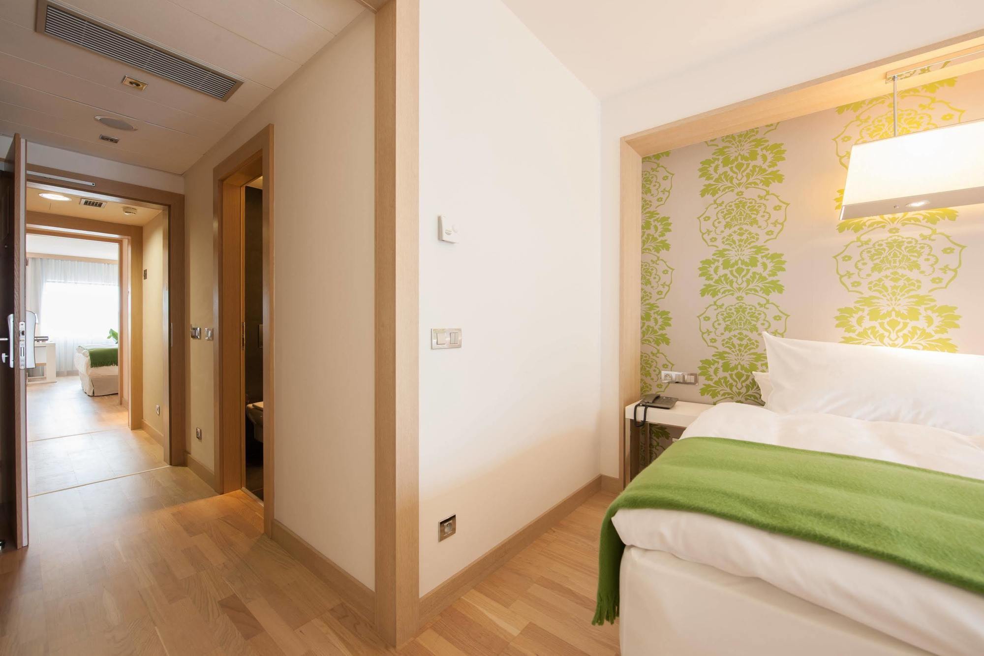 Occidental Five 4*